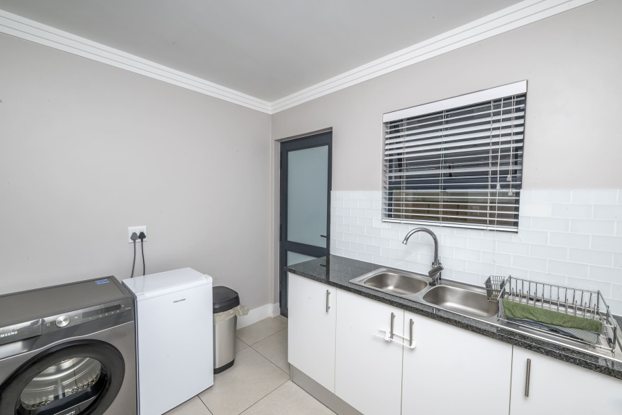 3 Bedroom Property for Sale in Protea Heights Western Cape